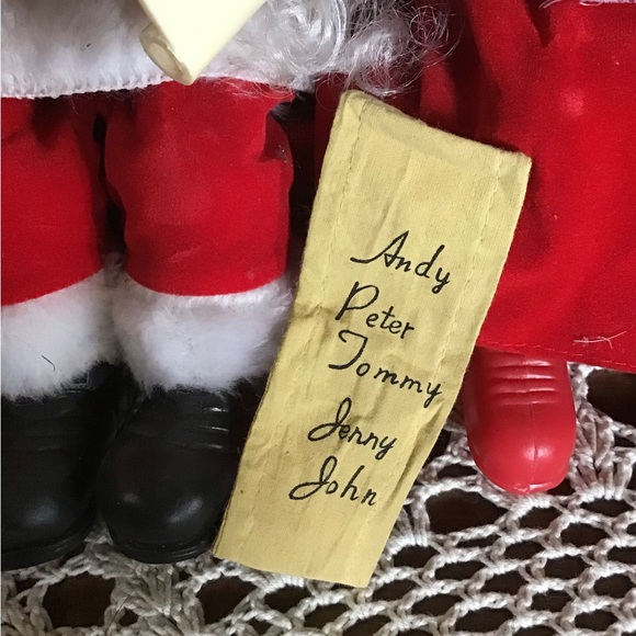 Animated Santa and Mrs Claus sitting on a couch - Picture 2 of 6